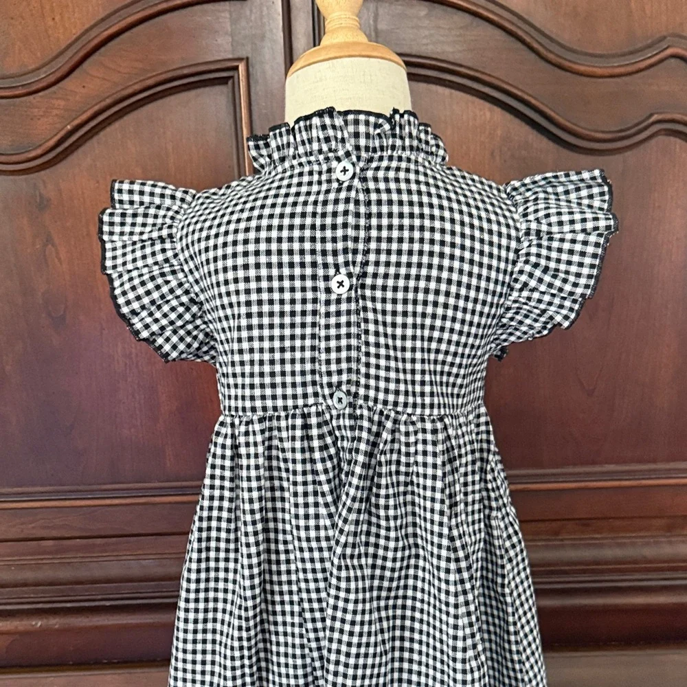Ella Gray Girls Smocked Gingham Dress Size S Black White Flutter Sleeve Boutique
